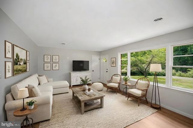 8434 PINE TREE LN, King George, VA 22485