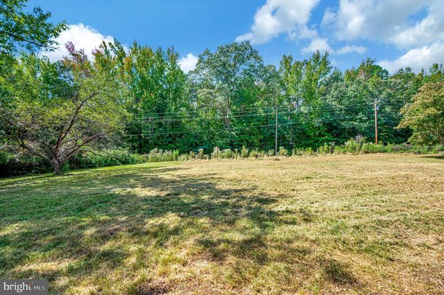 8434 PINE TREE LN, King George, VA 22485