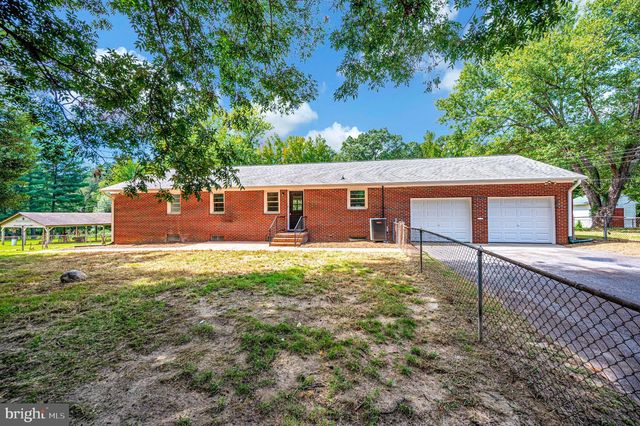 8434 PINE TREE LN, King George, VA 22485