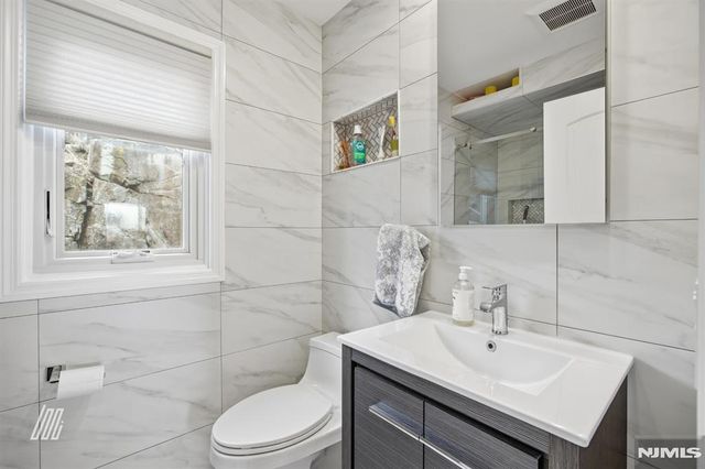 300 Gorge Road 75, Cliffside Park, NJ 07010