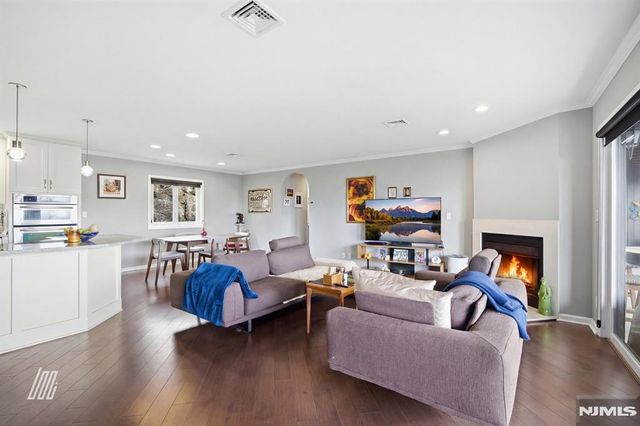 300 Gorge Road 75, Cliffside Park, NJ 07010