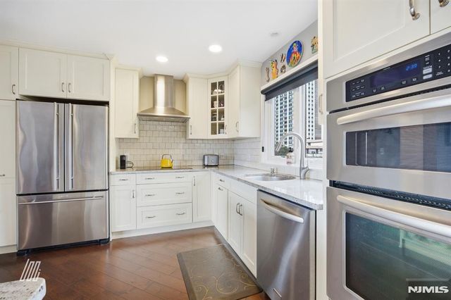 300 Gorge Road 75, Cliffside Park, NJ 07010