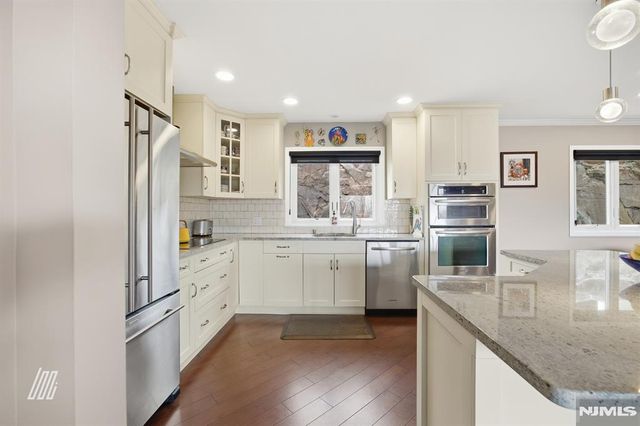 300 Gorge Road 75, Cliffside Park, NJ 07010