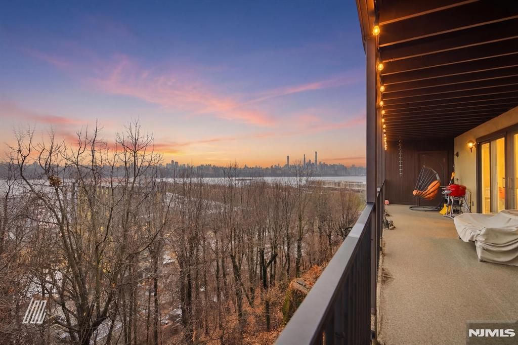 300 Gorge Road 75, Cliffside Park, NJ 07010