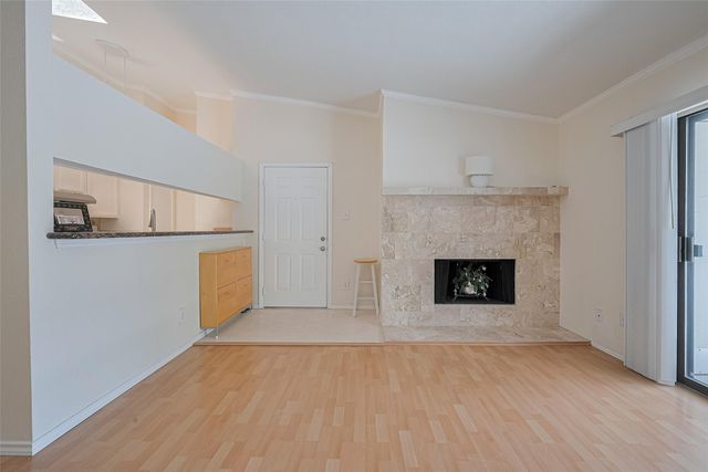 2425 Augusta Drive 16, Houston, TX 77057