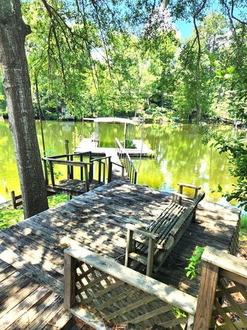 719 Hickory Hill Drive, Burkeville, TX 75932