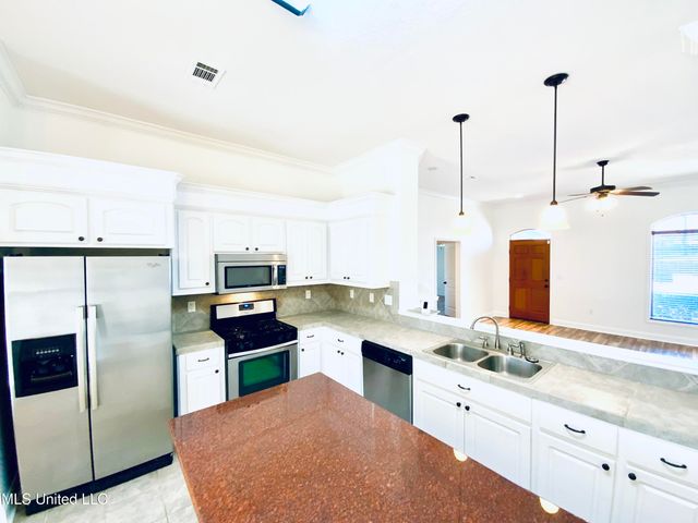 514 Glensview Drive, Brandon, MS 39047