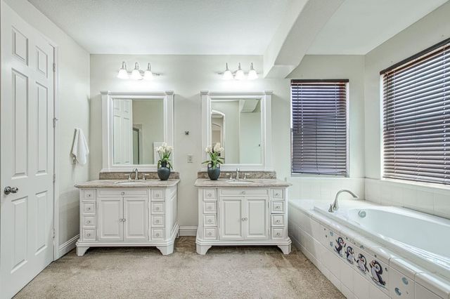 5860 E Byrd Avenue, Fresno, CA 93727