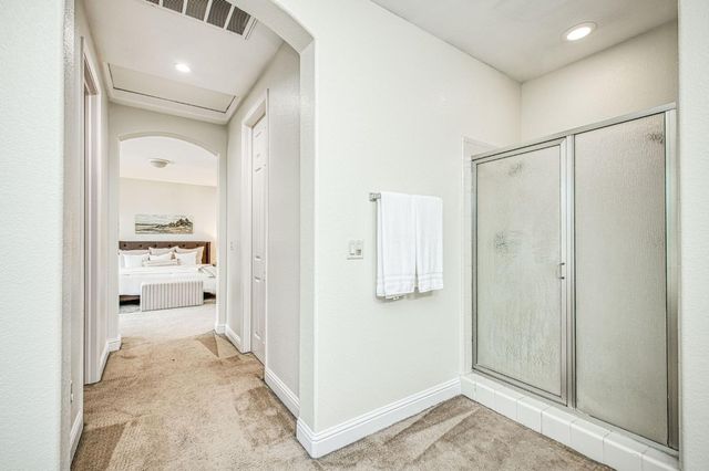 5860 E Byrd Avenue, Fresno, CA 93727
