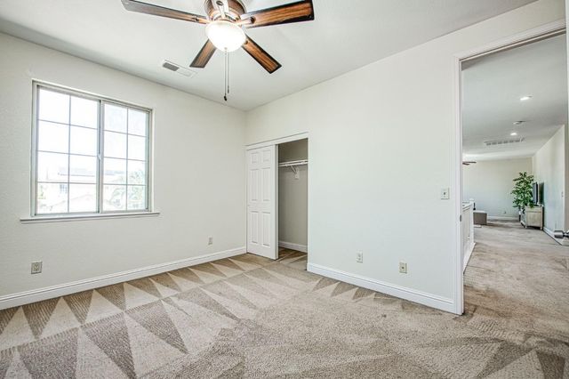 5860 E Byrd Avenue, Fresno, CA 93727