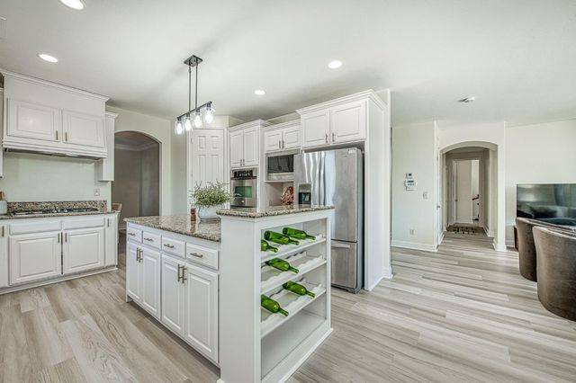 5860 E Byrd Avenue, Fresno, CA 93727