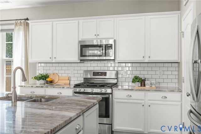 16829 Thornapple Run, Moseley, VA 23120