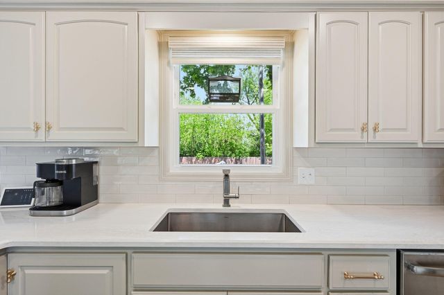 62 LAKEWOOD VILLA Street, Council Bluffs, IA 51501
