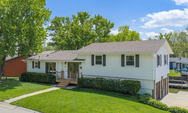 62 LAKEWOOD VILLA Street, Council Bluffs, IA 51501