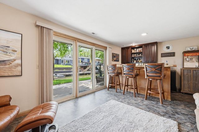 62 LAKEWOOD VILLA Street, Council Bluffs, IA 51501