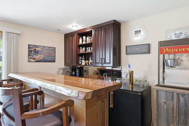62 LAKEWOOD VILLA Street, Council Bluffs, IA 51501