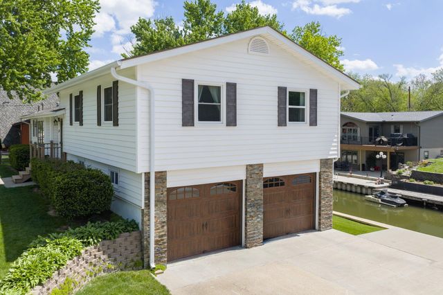 62 LAKEWOOD VILLA Street, Council Bluffs, IA 51501