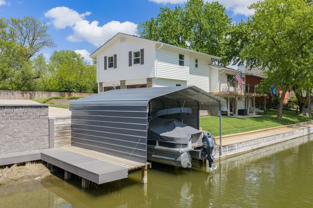 62 LAKEWOOD VILLA Street, Council Bluffs, IA 51501