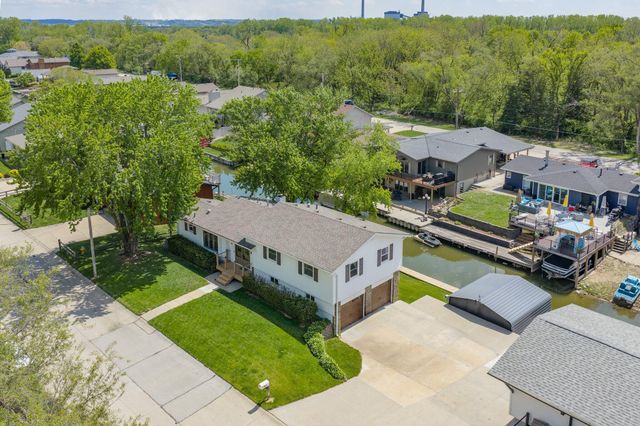 62 LAKEWOOD VILLA Street, Council Bluffs, IA 51501