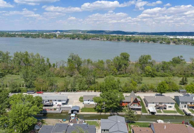 62 LAKEWOOD VILLA Street, Council Bluffs, IA 51501