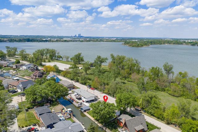 62 LAKEWOOD VILLA Street, Council Bluffs, IA 51501