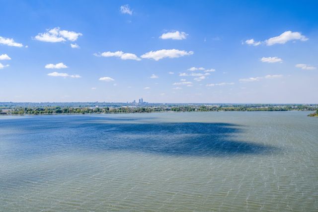 62 LAKEWOOD VILLA Street, Council Bluffs, IA 51501