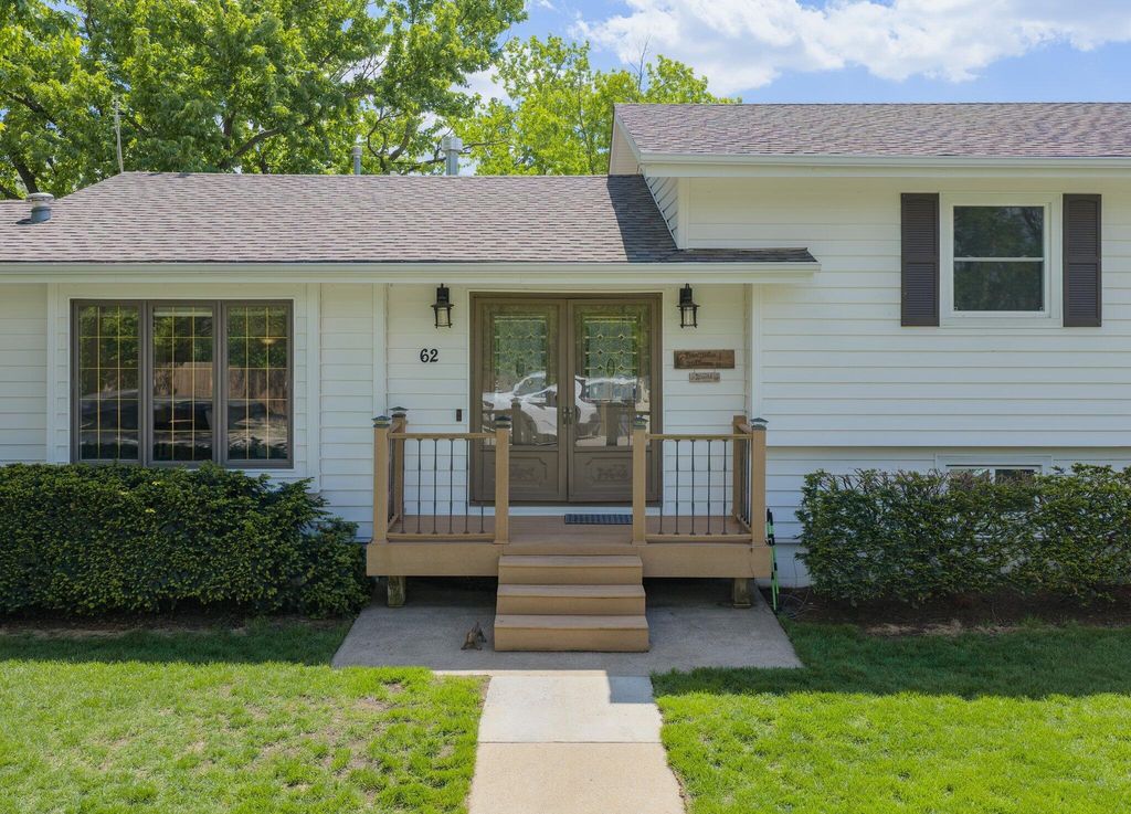 62 LAKEWOOD VILLA Street, Council Bluffs, IA 51501