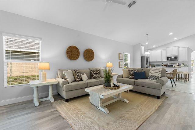 535 Valencia Circle SW, Vero Beach, FL 32968