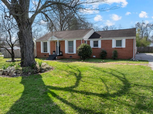 324 Druid Ln, Tullahoma, TN 37388