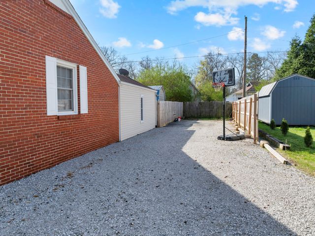 324 Druid Ln, Tullahoma, TN 37388