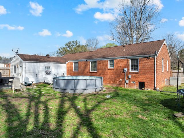 324 Druid Ln, Tullahoma, TN 37388