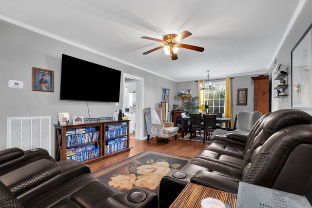 324 Druid Ln, Tullahoma, TN 37388