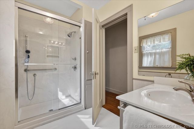 2005 S Johnstone Avenue, Bartlesville, OK 74003