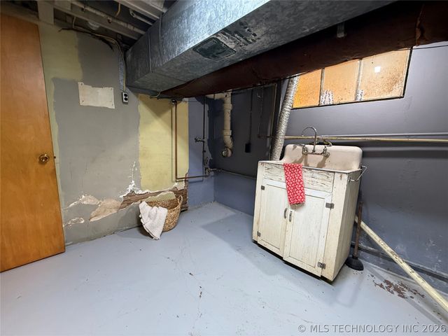 2005 S Johnstone Avenue, Bartlesville, OK 74003