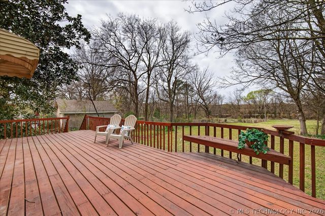 2005 S Johnstone Avenue, Bartlesville, OK 74003