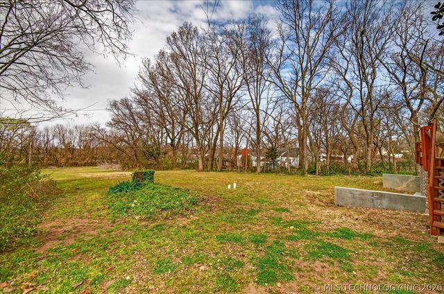 2005 S Johnstone Avenue, Bartlesville, OK 74003