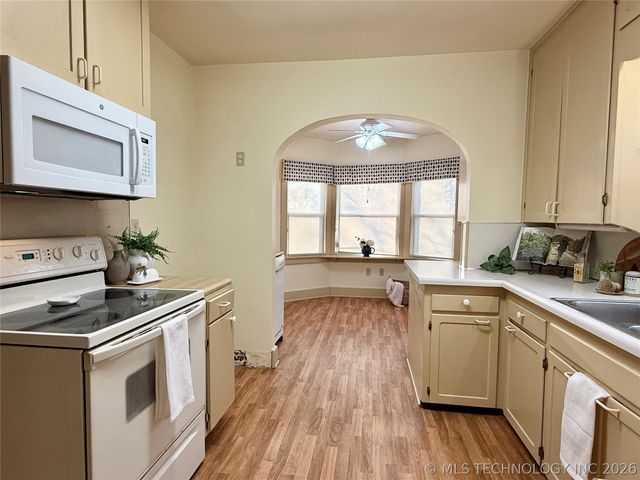 2005 S Johnstone Avenue, Bartlesville, OK 74003