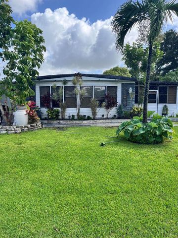 4415 Round Table Court, Boynton Beach, FL 33436