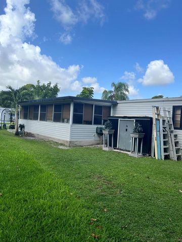 4415 Round Table Court, Boynton Beach, FL 33436
