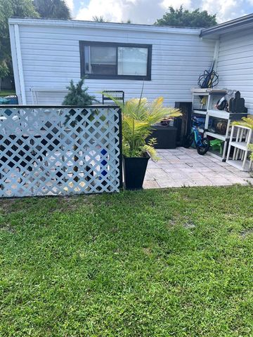 4415 Round Table Court, Boynton Beach, FL 33436