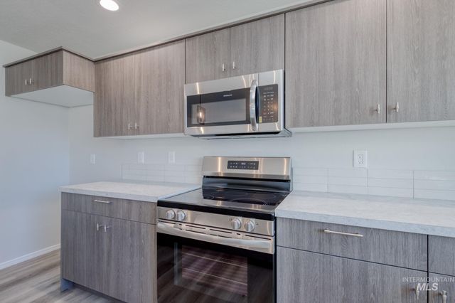 3804 E Jamestown Dr, Nampa, ID 83686