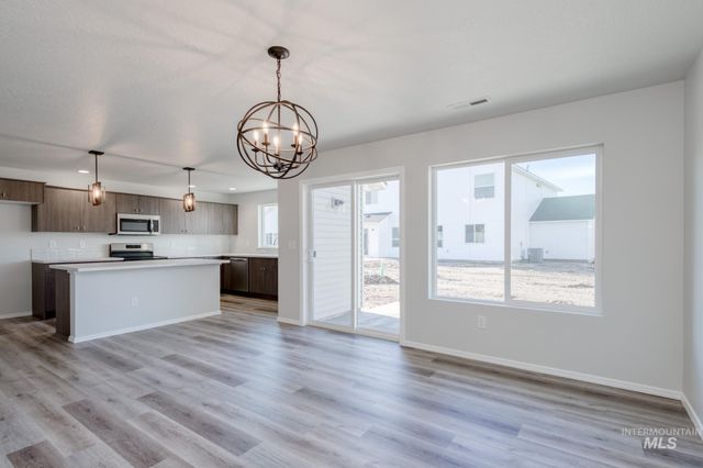 3804 E Jamestown Dr, Nampa, ID 83686