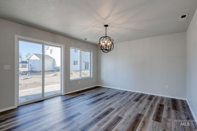 3804 E Jamestown Dr, Nampa, ID 83686