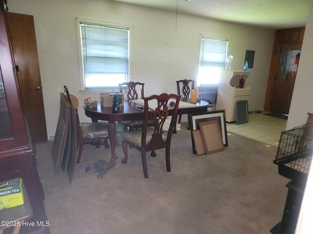 307 N Orange Street, Wallace, NC 28466