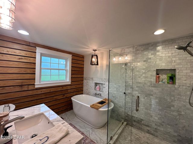 4158 Thompson Road, Marianna, FL 32448