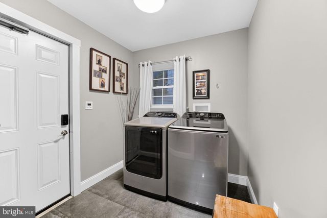 6840 SCENIC VIEW DR, Macungie, PA 18062