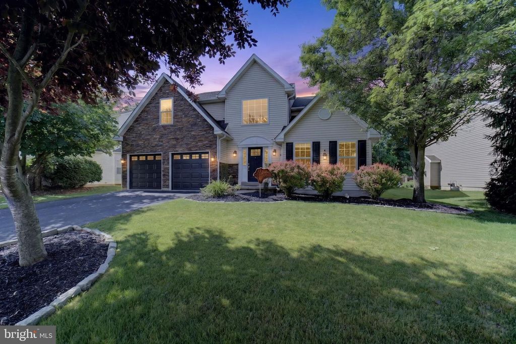 6840 SCENIC VIEW DR, Macungie, PA 18062