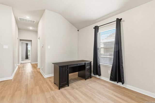 7207 LITTLEFOOT LN, San Antonio, TX 78253