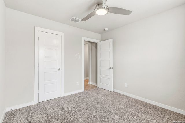 7207 LITTLEFOOT LN, San Antonio, TX 78253