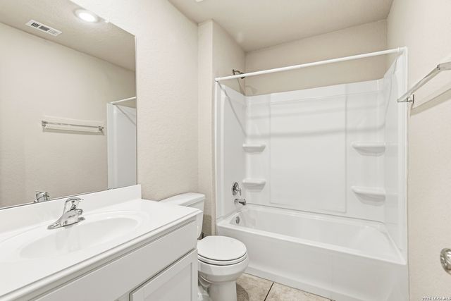 7207 LITTLEFOOT LN, San Antonio, TX 78253